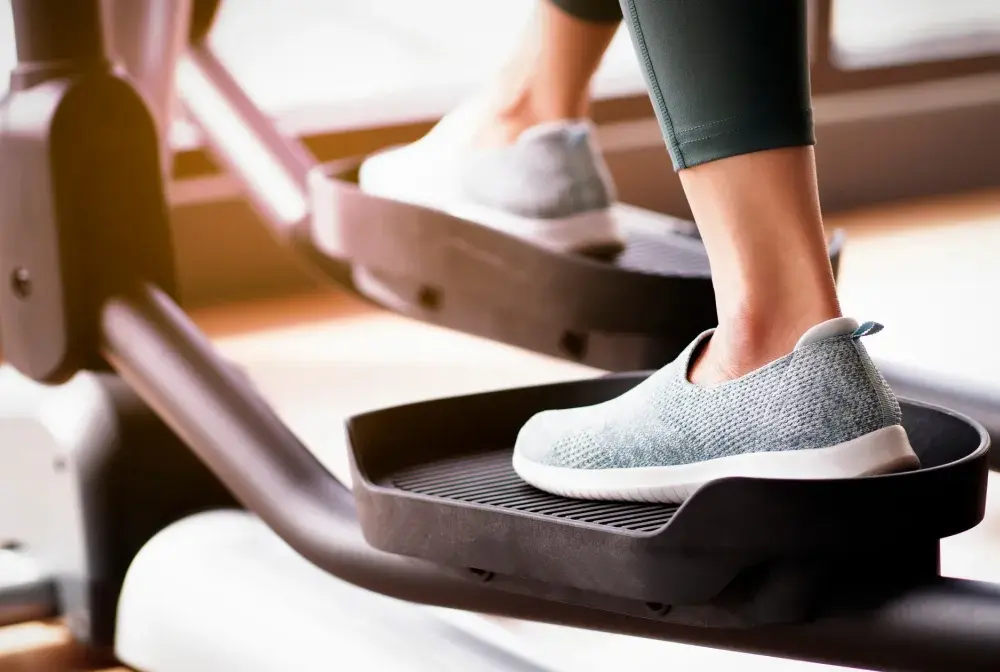 10 najlepszych ćwiczeń cardio na spalanie tłuszczu w domu