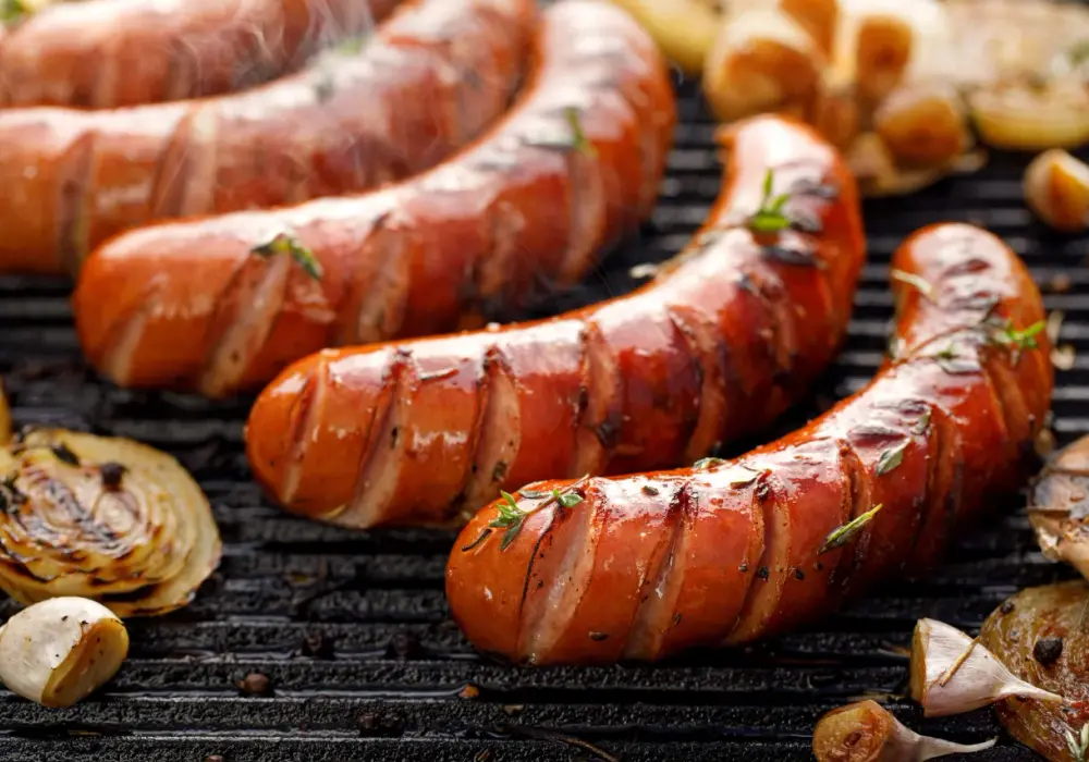 Ile kcal ma kiełbasa z grilla - poznaj dokładną kaloryczność różnych rodzajów