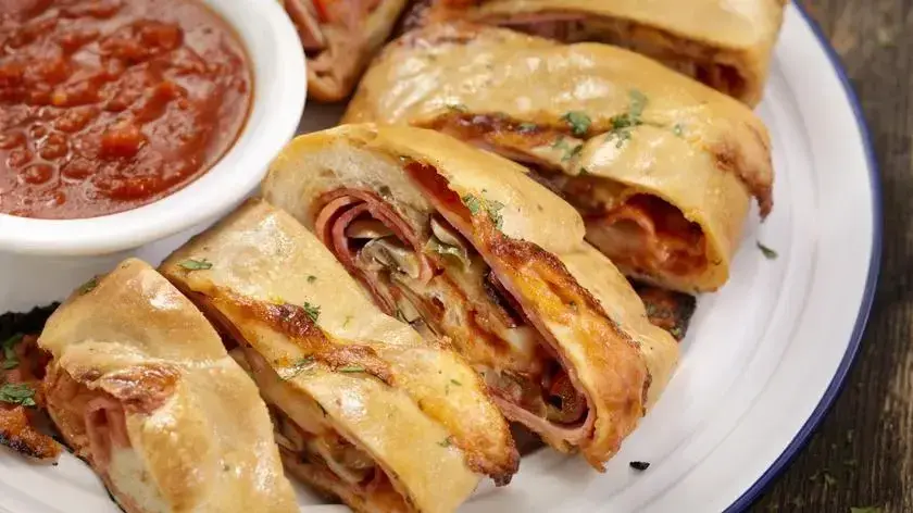 Calzone pizzeria: Włoskie smaki w Twoim domu - krok po kroku