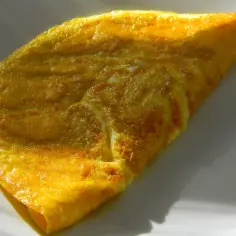 Ile kcal ma omlet z 2 jajek? Sprawdź, co warto wiedzieć o kaloriach