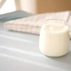 Ile kcal ma mleko? Wartość kaloryczna różnych rodzajów mleka