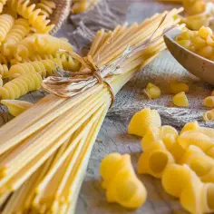 Ile kcal ma makaron? Kaloryczność różnych rodzajów makaronu