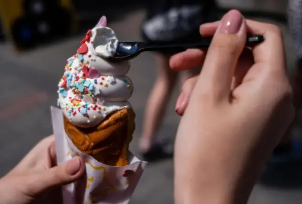Ile kalorii ma lody? Zaskakujące różnice w kaloryczności smaków